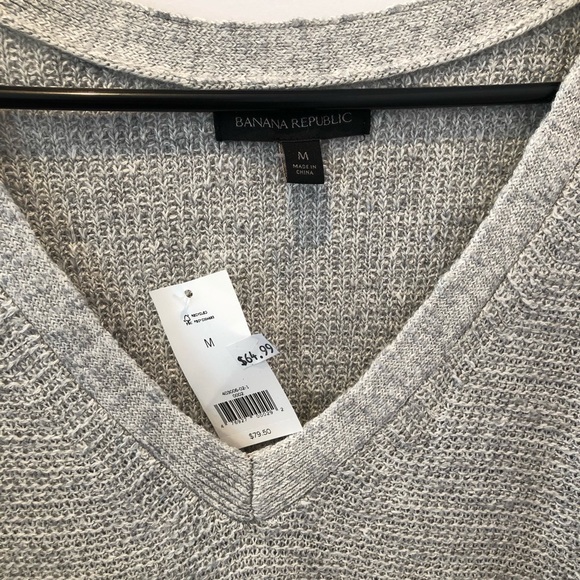Banana Republic Gray V-Neck Sweater sz Medium - Picture 2 of 5